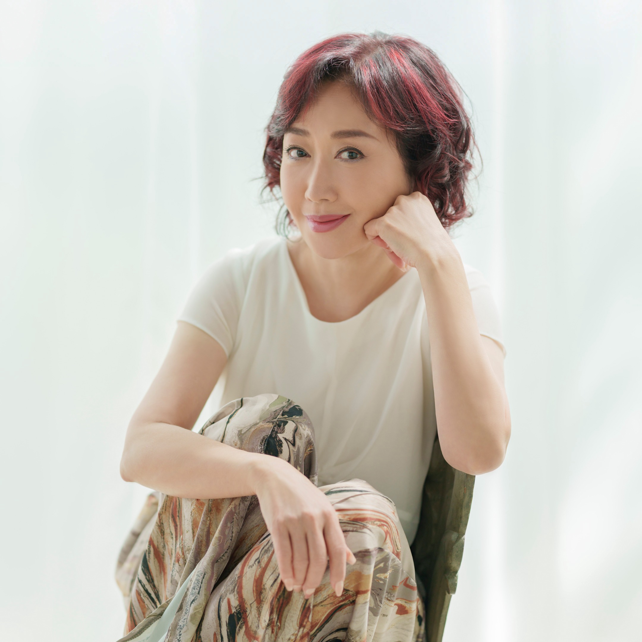 NHK「ラジオ深夜便」/12月~2026年1月 は、伍代夏子『一枚の写真』 - 歌の手帖ニュース